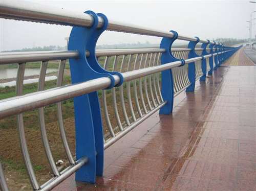 上海找喷塑立柱常备百万吨现货