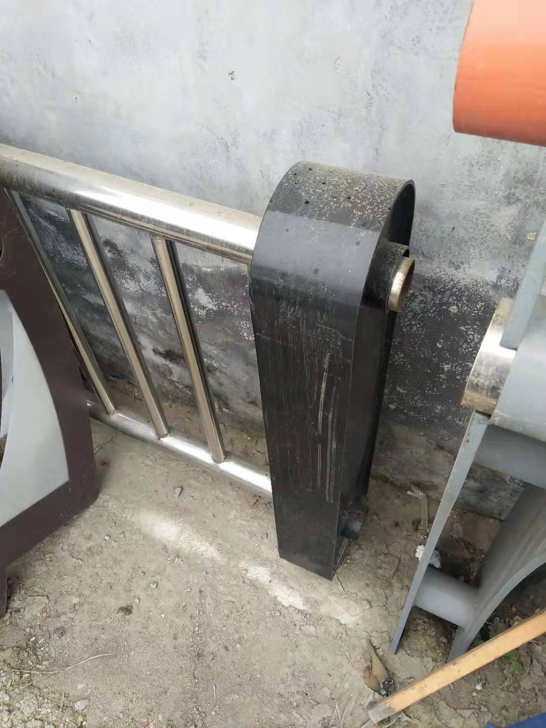 黑河不锈钢复合管钢板立柱厂家直销