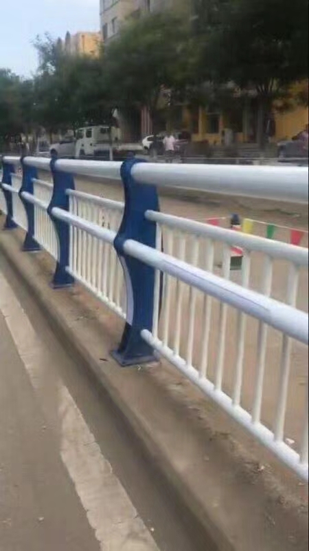 济南城市道路护栏使用寿命长