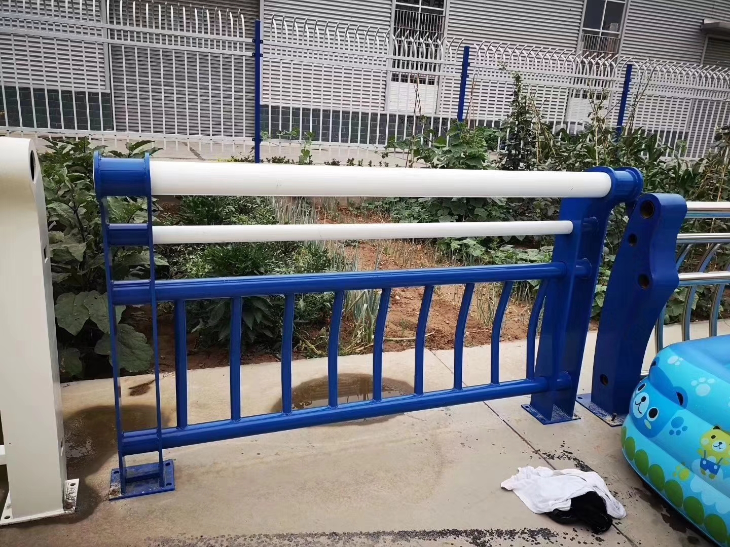 贵州机动车道隔离护栏施工简便